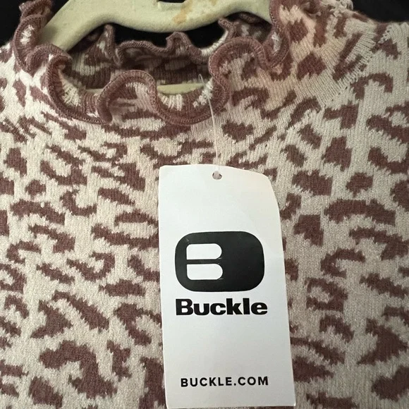 Sweater - Picture 4 of 8